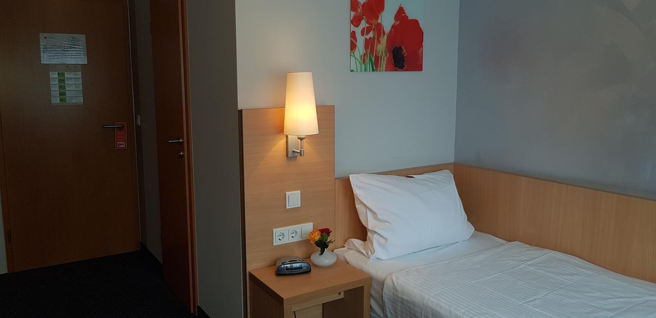 Hotel Beuss Оберурзель Экстерьер фото